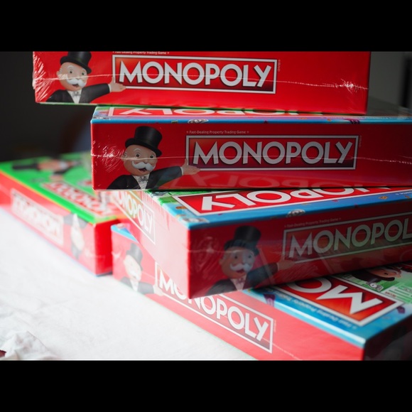 Monopoly Family Board Game Hasbro - Picture 3 of 7
